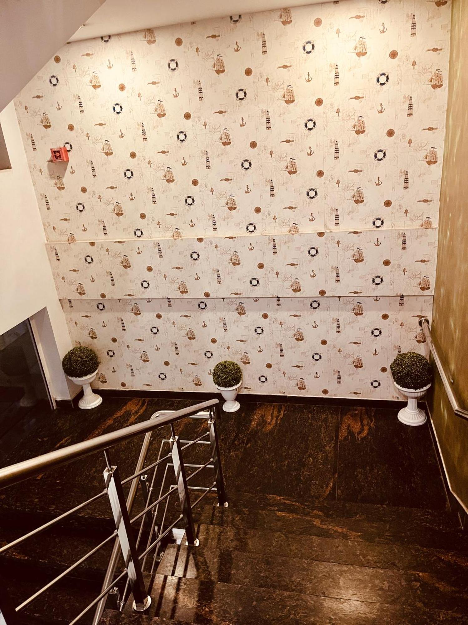 Amora Rooms Dwarka New Delhi Bagian luar foto
