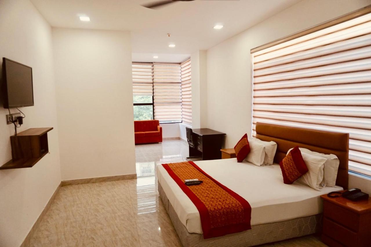 Amora Rooms Dwarka New Delhi Bagian luar foto